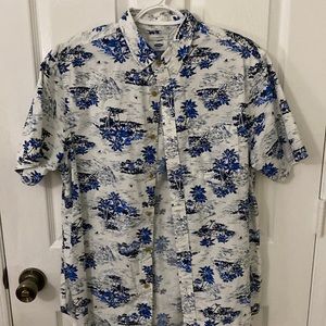 Old Navy Hawaiian T-shirt.